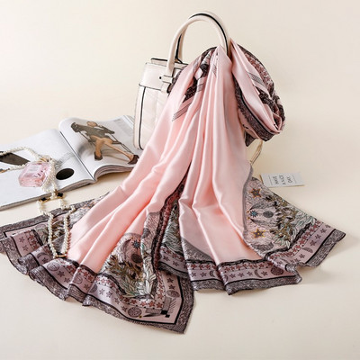 Κομψό γυναικείο κασκόλ κατάλληλο για καλοκαίρι με λουλουδάτη διακόσμηση