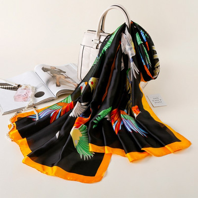 Κομψό γυναικείο κασκόλ κατάλληλο για καλοκαίρι με λουλουδάτη διακόσμηση