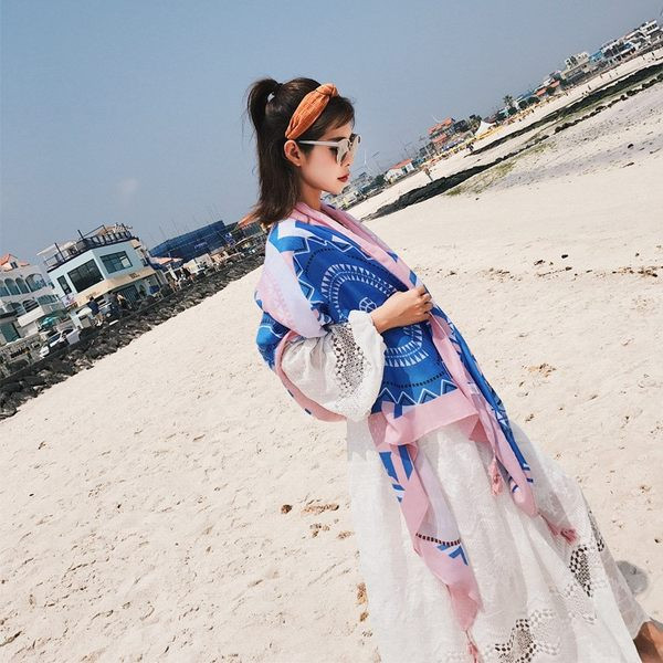 Sieviešu vasaras šalle ar figurālu apdruku