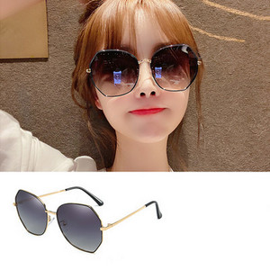 Σύγχρονα γυναικεία γυαλιά ηλίου - διάφορα χρώματα