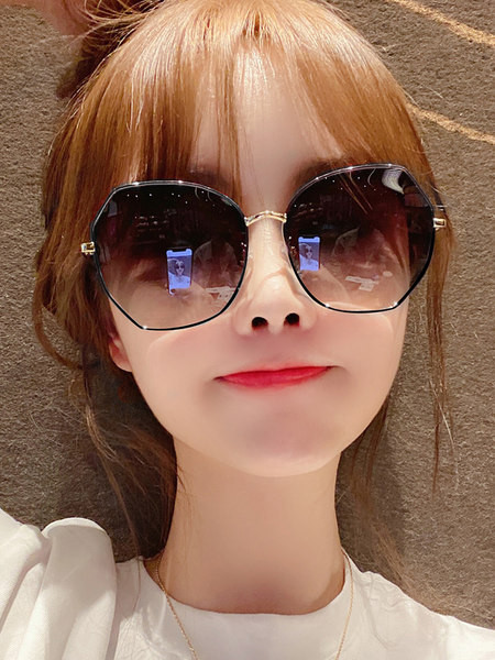 Σύγχρονα γυναικεία γυαλιά ηλίου - διάφορα χρώματα