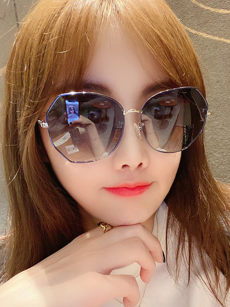 Σύγχρονα γυναικεία γυαλιά ηλίου - διάφορα χρώματα