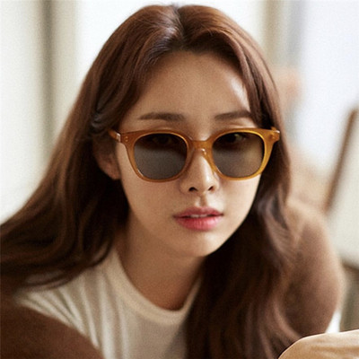 Stilīgas sieviešu saulesbrilles kvadrāta formā ar plānu rāmi