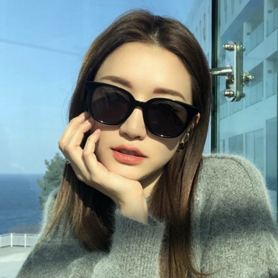 Stilīgas sieviešu saulesbrilles kvadrāta formā ar plānu rāmi