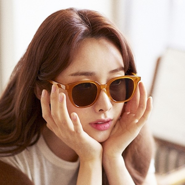 Stilīgas sieviešu saulesbrilles kvadrāta formā ar plānu rāmi