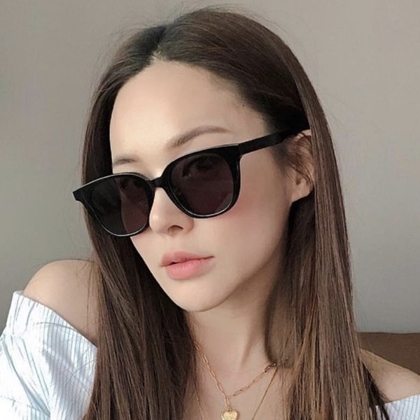 Stilīgas sieviešu saulesbrilles kvadrāta formā ar plānu rāmi