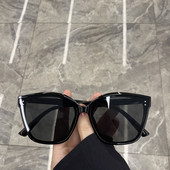 Γυναικεία γυαλιά ηλίου σε διάφορα χρώματα