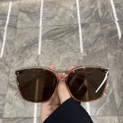 Γυναικεία γυαλιά ηλίου σε διάφορα χρώματα