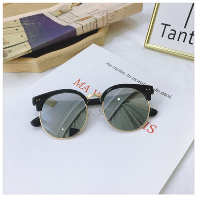 Ανδρικά γυαλιά ηλίου με μεγάλο σκελετό