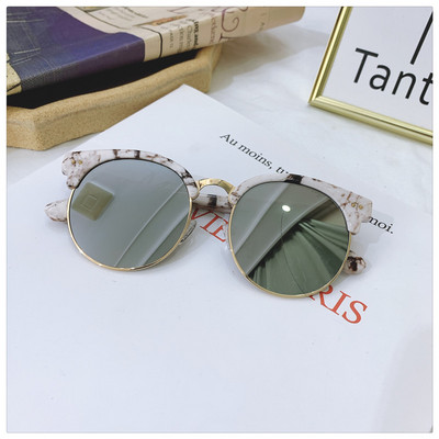 Ανδρικά γυαλιά ηλίου με μεγάλο σκελετό