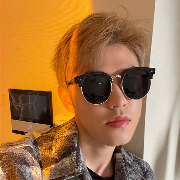 Ανδρικά γυαλιά ηλίου με μεγάλο σκελετό