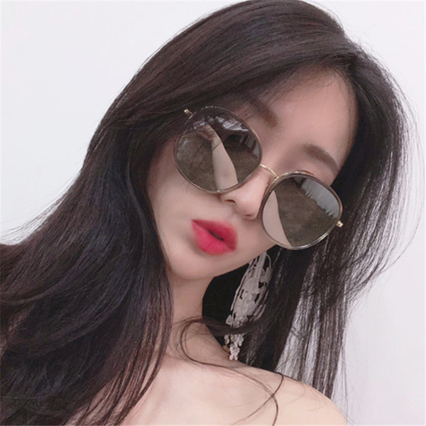 Γυναικεία γυαλιά ηλίου casual με λεπτό πλαίσιο σε στρογγυλό σχήμα