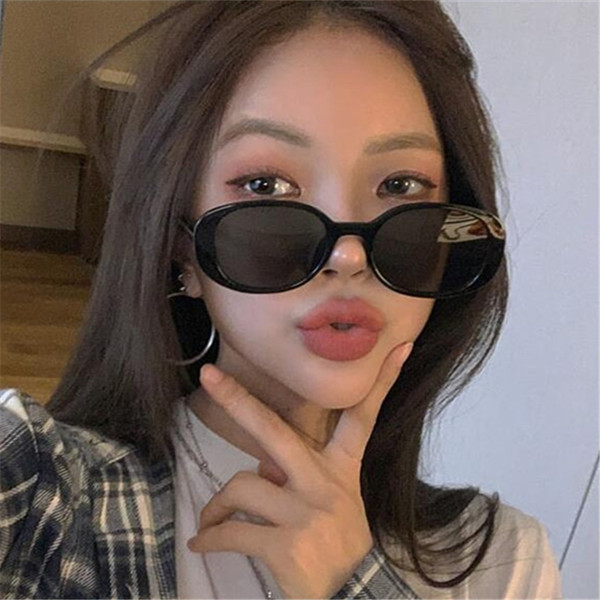 Γυναικεία κομψά στρογγυλά γυαλιά ηλίου
