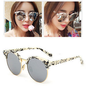 Σύγχρονα γυναικεία γυαλιά ηλίου - σε διάφορα χρώματα