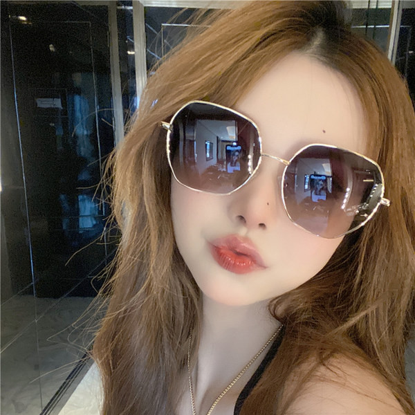 Μοντέρνα στρογγυλά γυαλιά ηλίου