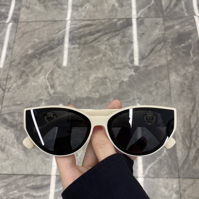 Γυναικεία γυαλιά σε ρετρό στιλ σε διάφορα χρώματα