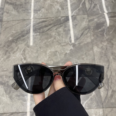 Γυναικεία γυαλιά σε ρετρό στιλ σε διάφορα χρώματα