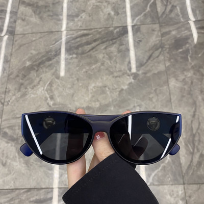 Γυναικεία γυαλιά σε ρετρό στιλ σε διάφορα χρώματα