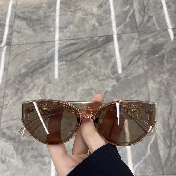 Γυναικεία γυαλιά σε ρετρό στιλ σε διάφορα χρώματα