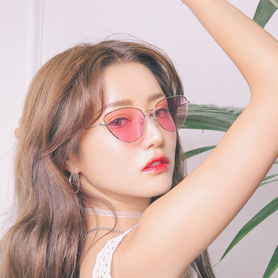 Κομψά γυναικεία γυαλιά ηλίου με λεπτό σκελετό