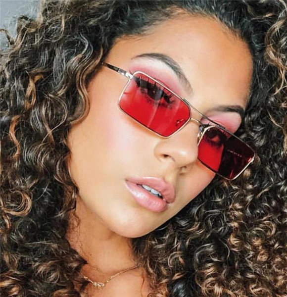 Γυναικεία γυαλιά με ορθογώνιο σχήμα σε στυλ ρετρό