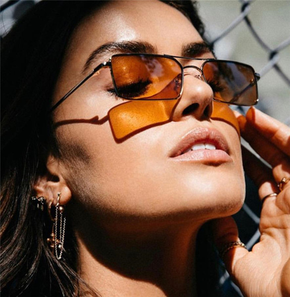 Γυναικεία γυαλιά με ορθογώνιο σχήμα σε στυλ ρετρό