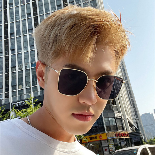 Νέο μοντέλο ανδρικά γυαλιά ηλίου σε τέσσερα χρώματα