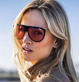 Μοντέρνα γυαλιά ηλίου για γυναίκες