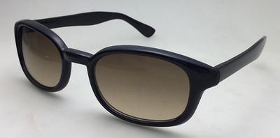 Saulesbrilles no unisex modeļa ar taisnstūra formu