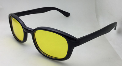 Saulesbrilles no unisex modeļa ar taisnstūra formu