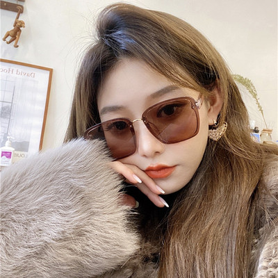 Νέο μοντέλο γυναικεία γυαλια ηλίου σε τέσσερα χρώματα