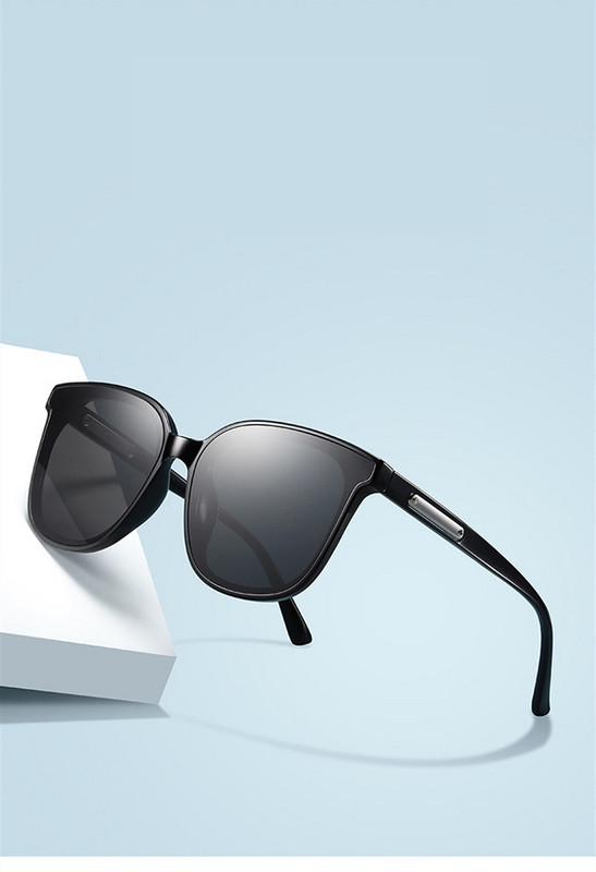 Vīriešu saulesbrilles ar plānu rāmi