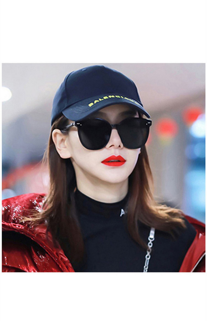 Γυναικεία γυαλιά με λεπτό σκελετό