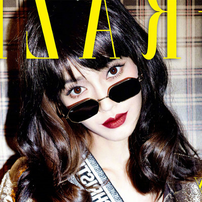 Γυναικεία γυαλιά σε τετράγωνο σχήμα με λεπτό σκελετό