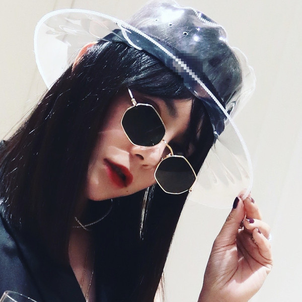 Γυναικεία γυαλιά  σε τετράγωνο σχήμα με λεπτό σκελετό