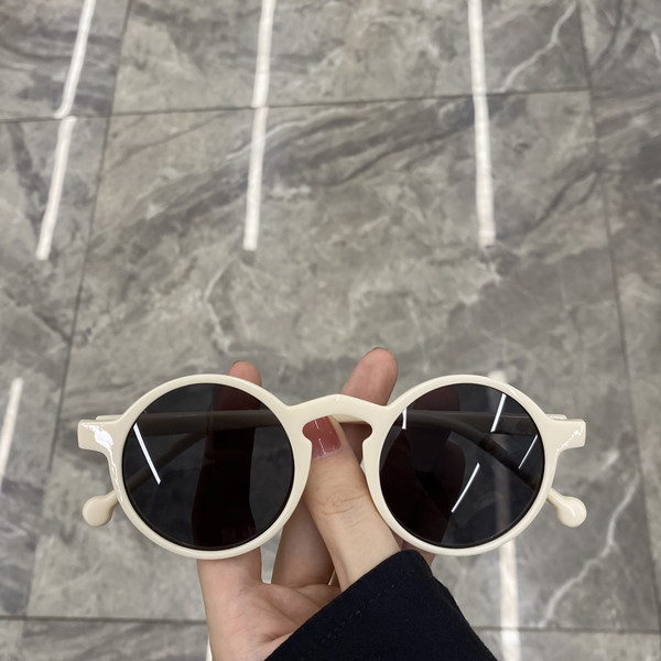 Γυναικεία στρογγυλά γυαλιά σε διάφορα χρώματα