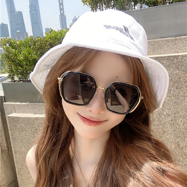 Μοντέρνα γυναικεία γυαλιά - στρογγυλό σχήμα