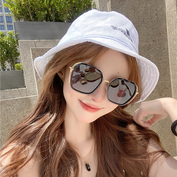 Μοντέρνα γυναικεία γυαλιά - στρογγυλό σχήμα