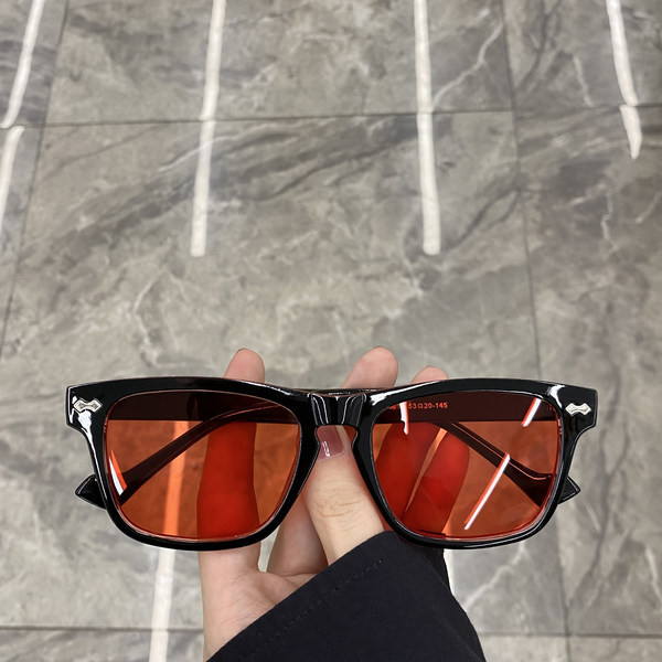 Κομψά γυναικεία γυαλιά ηλίου σε διάφορα χρώματα