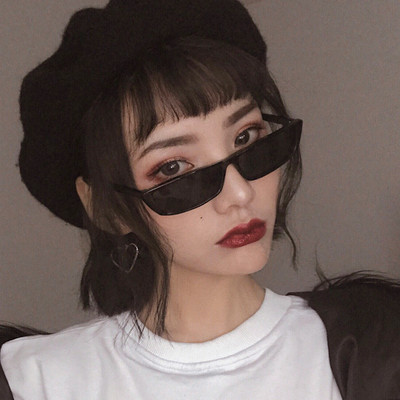 Stilīgas saulesbrilles kvadrāta formā