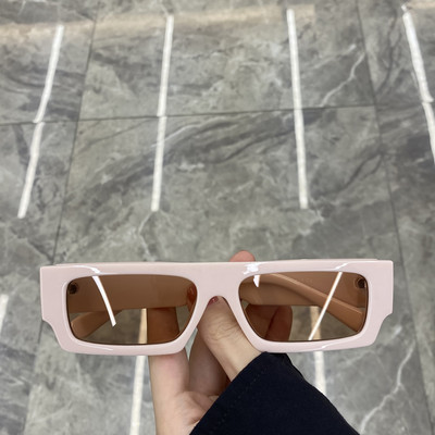 Γυναικεία γυαλιά ηλίου με φαρδύ πλαίσιο σε στυλ ρετρό