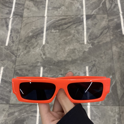 Γυναικεία γυαλιά ηλίου με φαρδύ πλαίσιο σε στυλ ρετρό