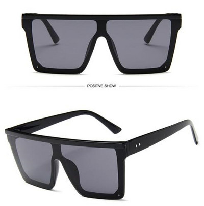 Ochelari moderni cu forma pătrată a ochelarilor