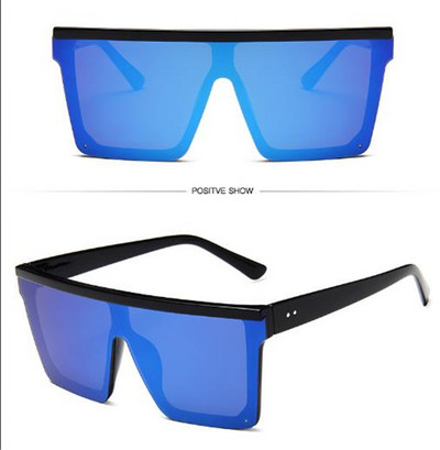 Ochelari moderni cu forma pătrată a ochelarilor