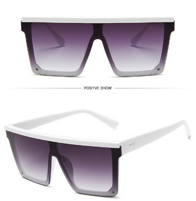 Ochelari moderni cu forma pătrată a ochelarilor