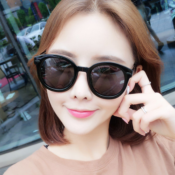 Νέο μοντέλο γυναικεία γυαλιά ηλίου με στρογγυλό σχήμα