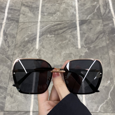 Дамски очила с квадратна форма и тънка рамка