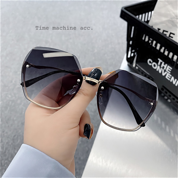 Svakodnevne ženske naočale četvrtastog oblika