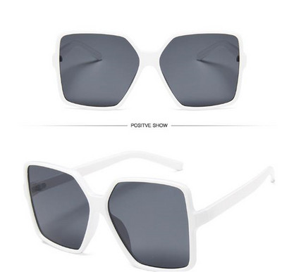 Μοντέρνα γυαλιά ηλίου με μεγάλους τετραγωνικούς φακούς