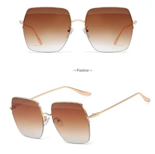 Μοντέρνα γυαλιά με τετραγωνικούς φακούς και λεπτός σκελετός